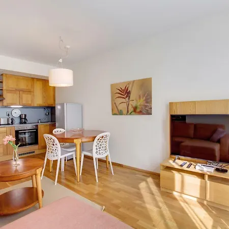 Solar - Liberty Square Apartment