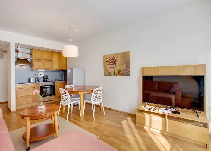 Solar - Liberty Square Apartment