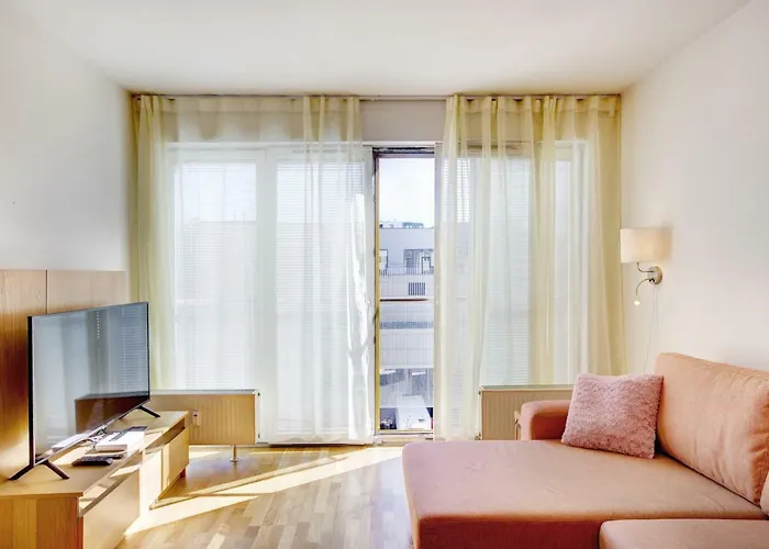 Solar - Liberty Square Apartment *